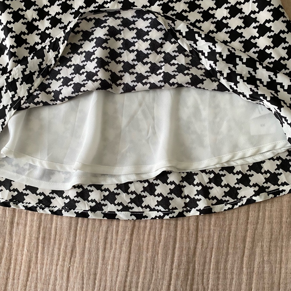 NIA || B&W Houndstooth Skirt - Picture 2 of 5